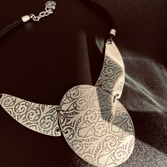 FRIDA Necklace - Picture 5 of 5